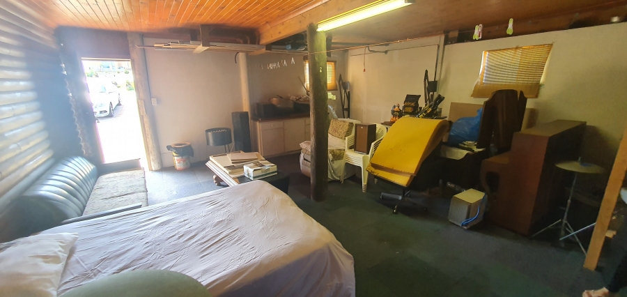 3 Bedroom Property for Sale in Boggomsbaai Western Cape